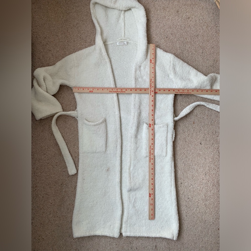 Barefoot Dreams Cream Hooded Plush Robe with Belt - Picture 7 of 9